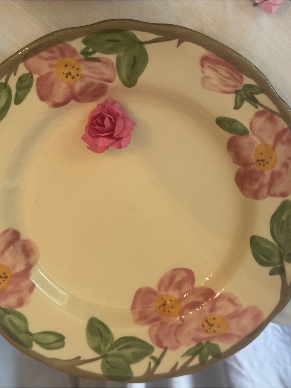 Franciscan Ware, Desert Rose Dinner Plates- Set of 2 - Picture 6 of 7